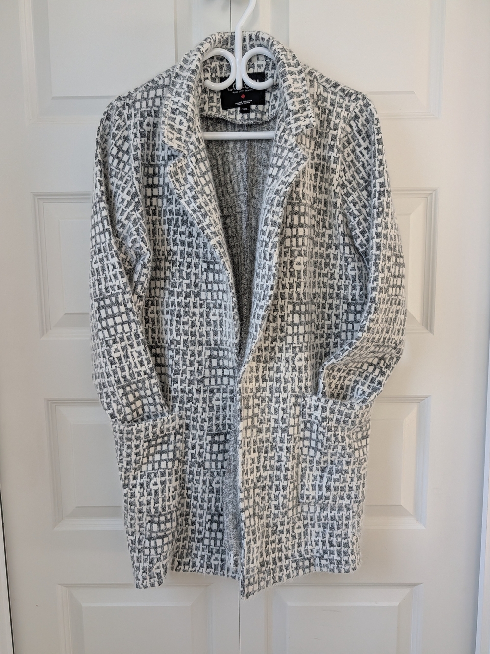 Open-Front Gray & White Textured Knit Cardigan by Mudd